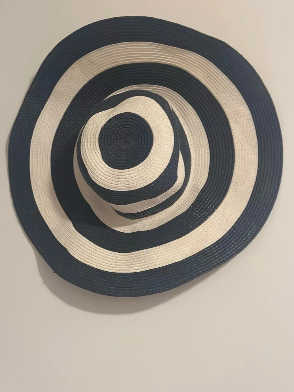 ⚓️ Woven Striped Sun Beach Hat in Navy and Cream